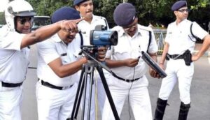 कोलकाता पुलिस की वर्दी का रंग सफेद क्यों होता हैं